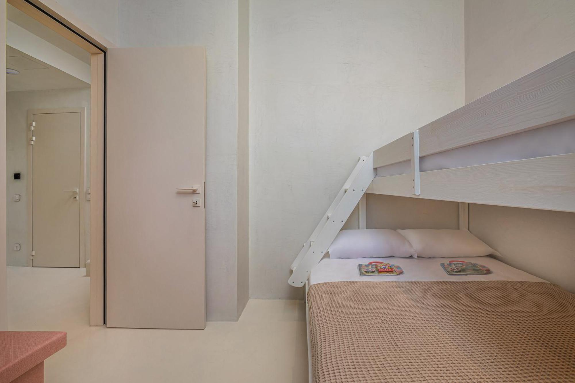 Cocoοns Luxury Suites & Villas Fourka Exterior photo